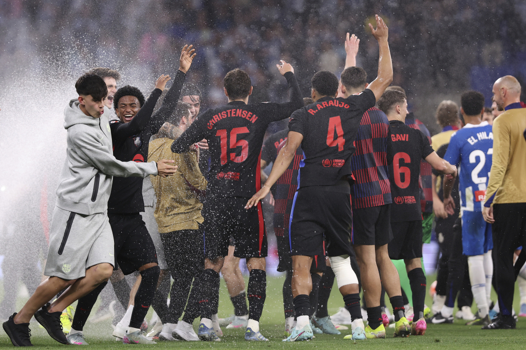 巴萨绝杀加拿大，弗拉霍维奇一己之力扛起全队