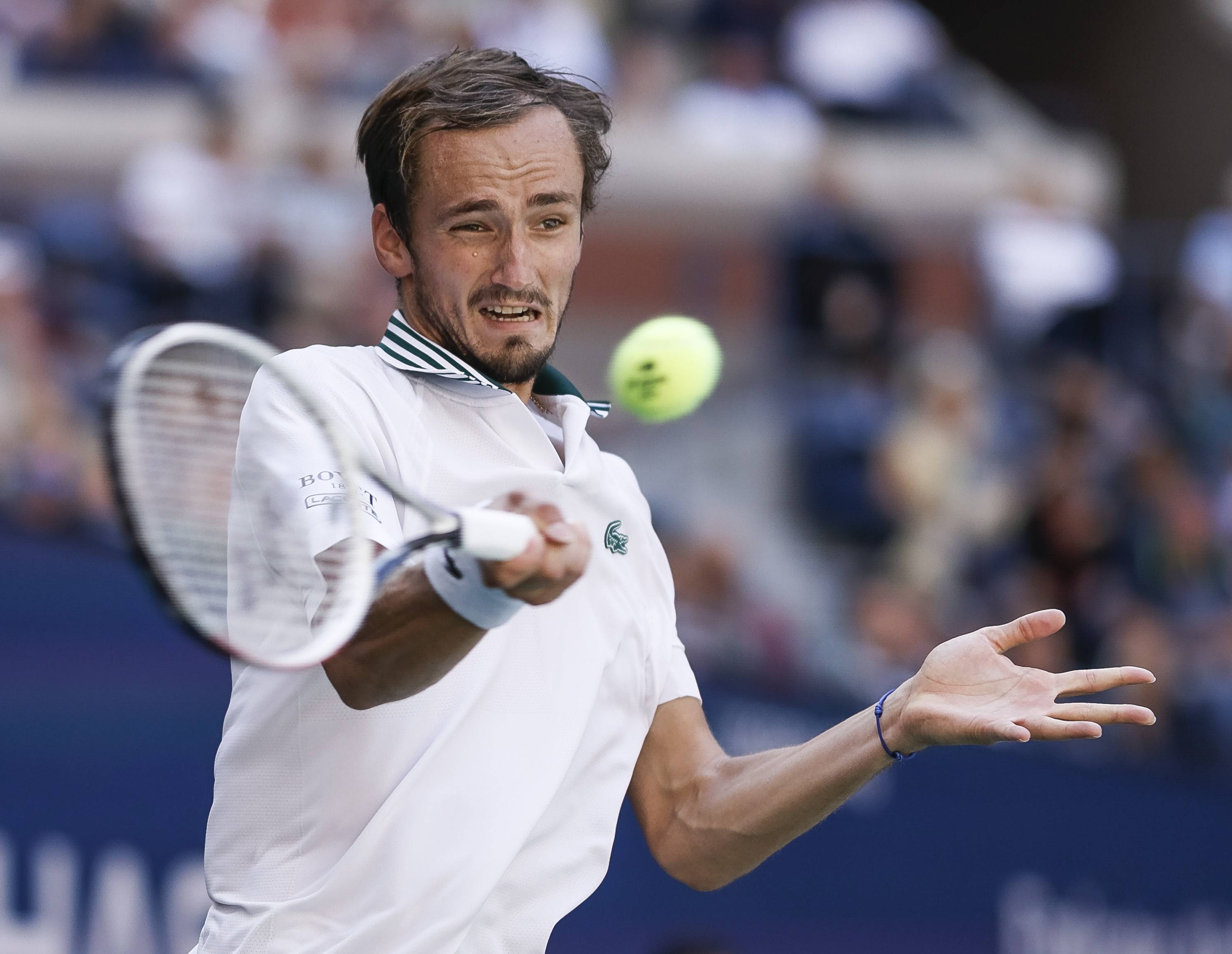 西班牙网球队强势英国网球队，梅德韦杰夫惊艳世界的简单介绍