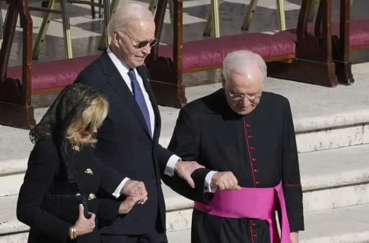 全球热议！排球场外八卦引关注