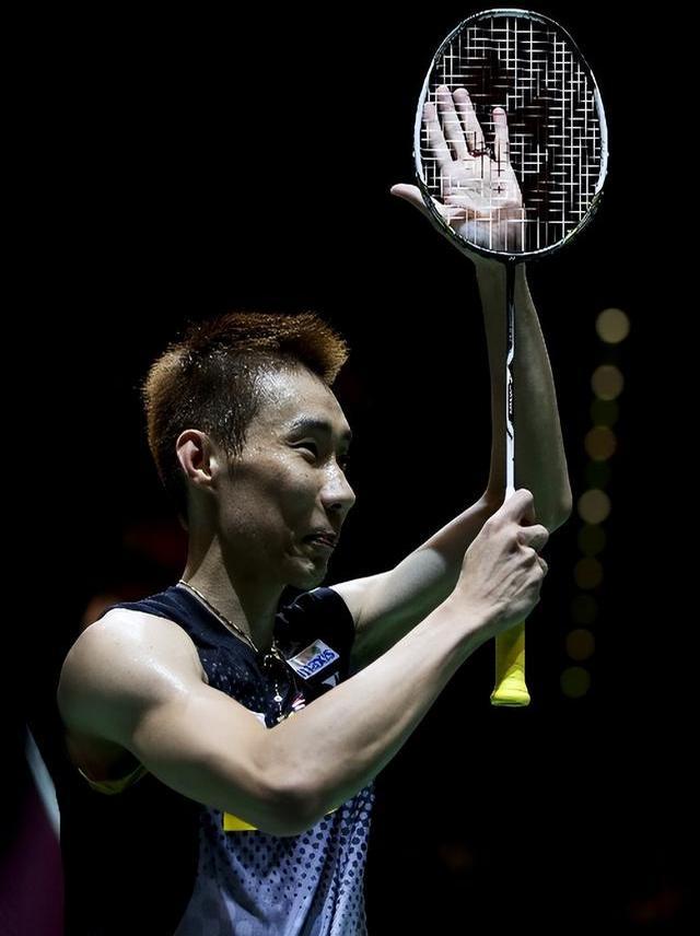 中国羽毛球队逆转韩国羽毛球队，李宗伟绝境逆转