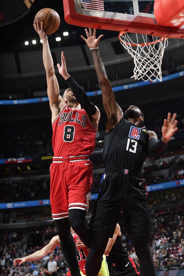 北京队横扫快船,拉文关键制胜 北京队横扫快船,拉文关键制胜