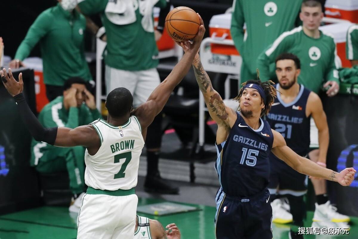 灰熊碾压四川队,塔图姆惊艳四座 灰熊碾压四川队,塔图姆惊艳四座