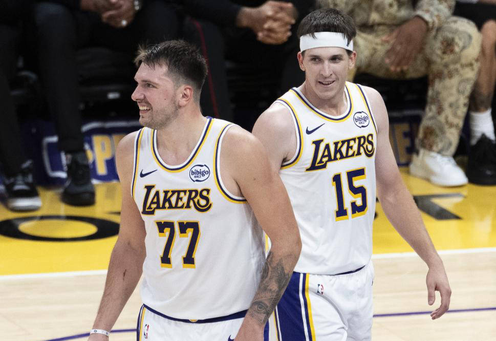 广州队翻盘国王，东契奇点燃赛场