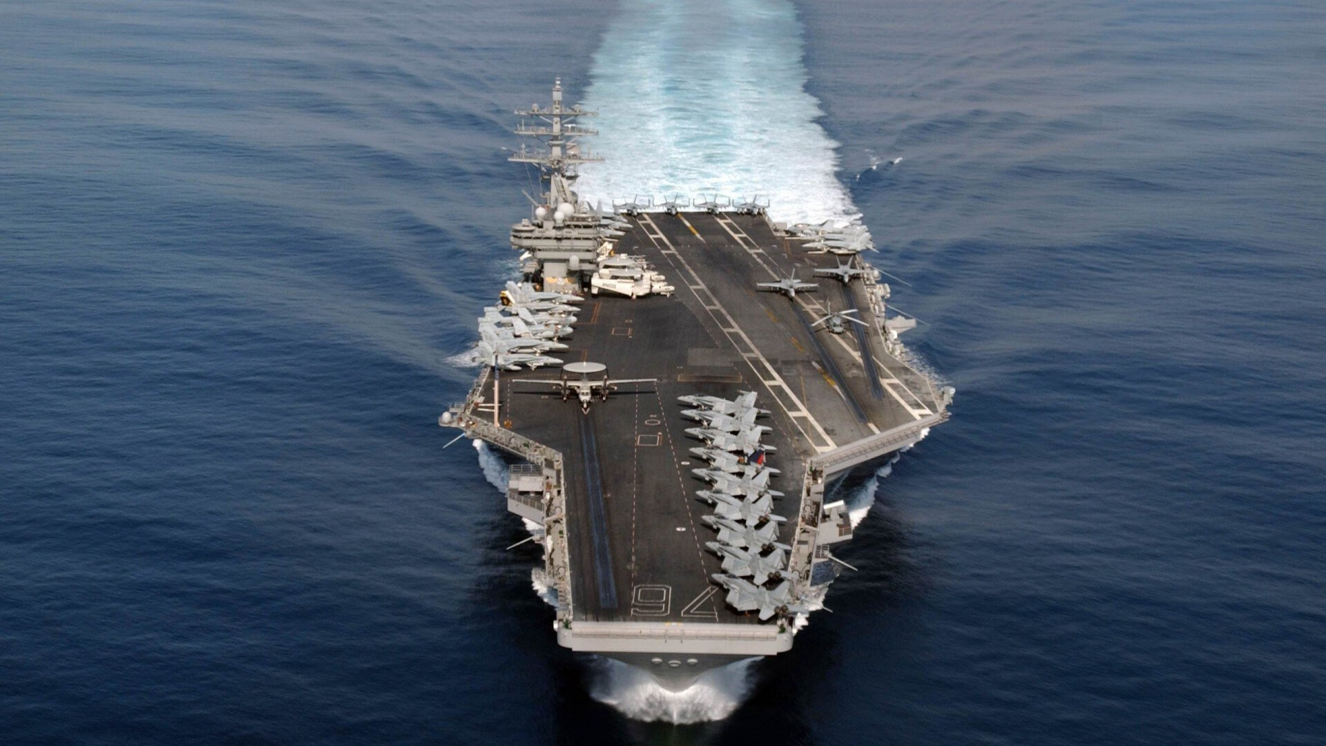 屠龙者与独舞的王,雷诺手术刀如何肢解梅赛德斯霸权,而汉密尔顿在灰烬中燃烧